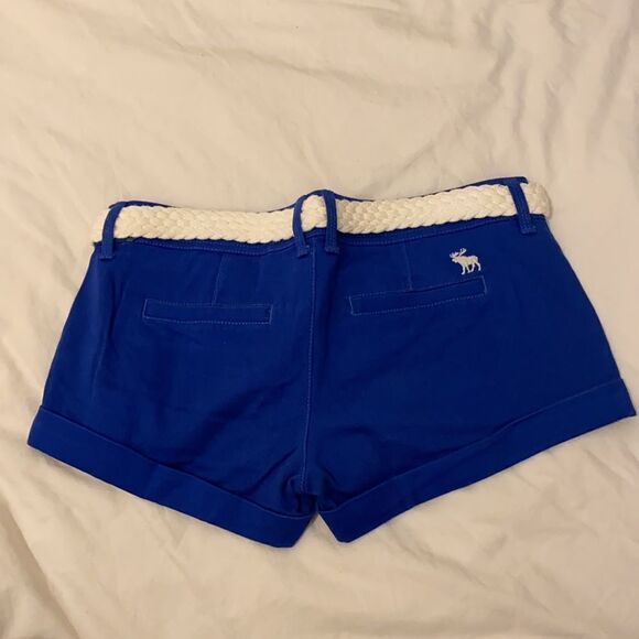 Bundle Abercrombie &Fitch 2 pair shorts with belt in very good condition.Size 00 - Picture 6 of 10